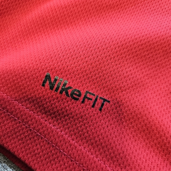 Vintage Y2k Nike Red Athletic T-Shirt - Picture 4 of 5